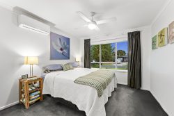 12 Deavey Ct, Altona VIC 3018, Australia