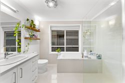 12 Deavey Ct, Altona VIC 3018, Australia