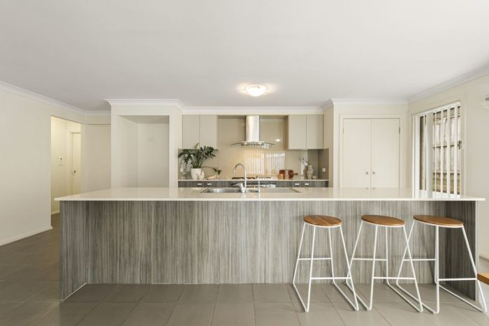 9 Oystercatcher St, Aberglasslyn NSW 2320, Australia