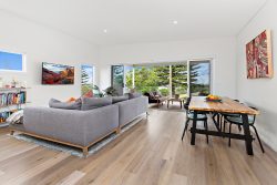 Unit 2/16 Hutchinson St, Bombo NSW 2533, Australia