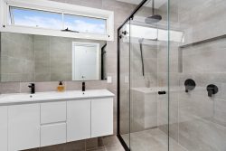 Unit 2/16 Hutchinson St, Bombo NSW 2533, Australia