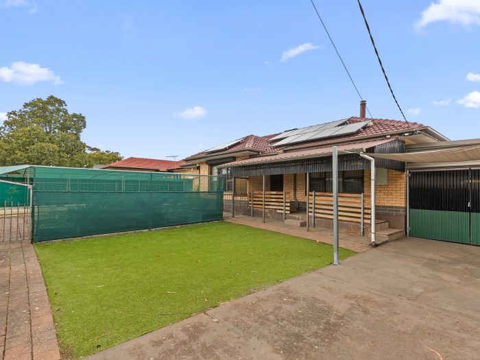 12 Jennifer Dr, Morphett Vale SA 5162, Australia