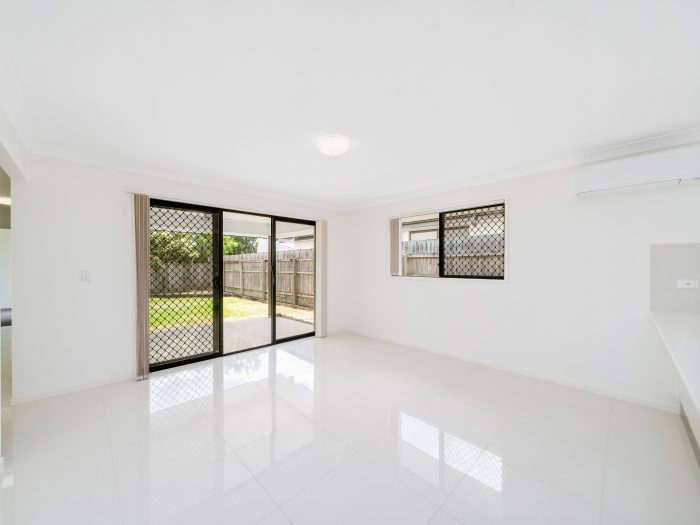 16 Kingdom Cct, North Lakes QLD 4509, Australia