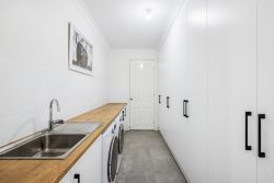 9 Investigator Bvd Wallaroo SA 5556, Australia
