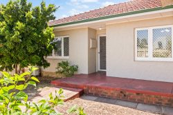 1/5 Coolgardie St St James WA 6102, Australia