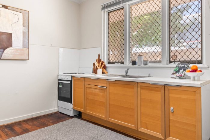 1/5 Coolgardie St St James WA 6102, Australia