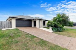 10 Lillee Court, Urangan QLD 4655, Australia