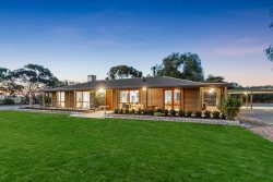 132 Little Rd, Willunga SA 5172, Australia