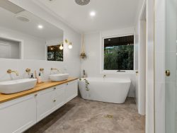 132 Little Rd, Willunga SA 5172, Australia