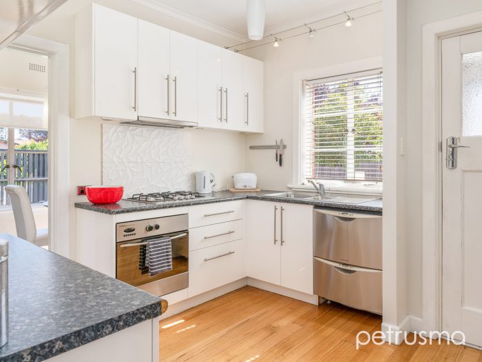 9 Marsh St, New Town TAS 7008, Australia