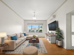 4 Morongo Ave, Hamilton VIC 3300, Australia