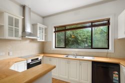 4 Morongo Ave, Hamilton VIC 3300, Australia