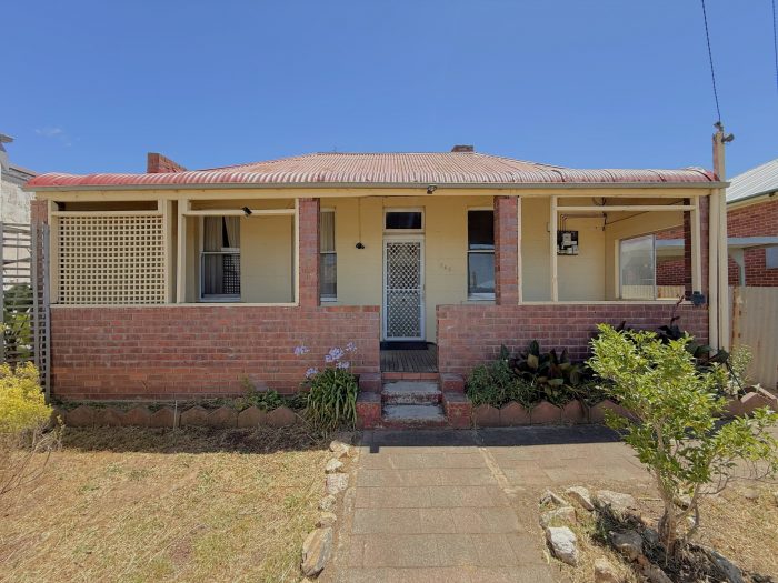 145 Nasmyth St, Young NSW 2594, Australia