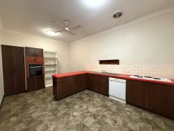 145 Nasmyth St, Young NSW 2594, Australia