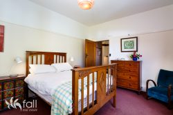 16 Newlands Ave, Lenah Valley TAS 7008, Australia