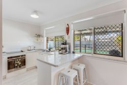4 Gloria Ct, Deception Bay QLD 4508, Australia