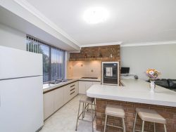 322 Morley Dr, Dianella WA 6059, Australia