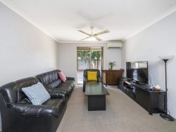Unit 1/17 Surrey St, Dianella WA 6059, Australia