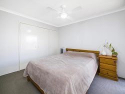 Unit 1/17 Surrey St, Dianella WA 6059, Australia