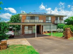 14 Prowse St, Rockville QLD 4350, Australia