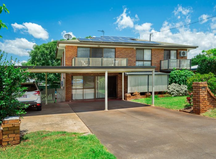 14 Prowse St, Rockville QLD 4350, Australia
