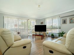 14 Prowse St, Rockville QLD 4350, Australia