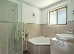 14 Prowse St, Rockville QLD 4350, Australia