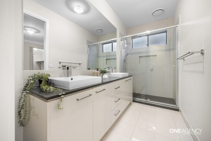 41 Ruthven Way, Mambourin VIC 3024, Australia