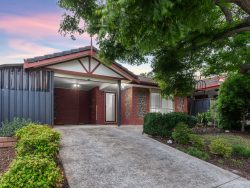 3 Ryan Cl, Noarlunga Downs SA 5168, Australia