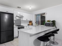 3 Ryan Cl, Noarlunga Downs SA 5168, Australia