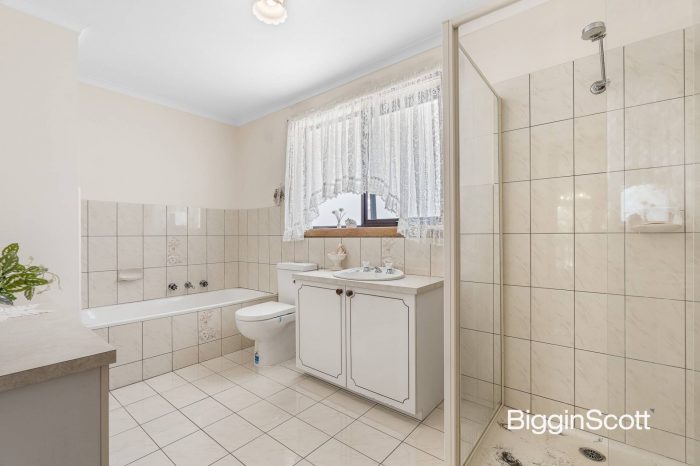 3 Sara Dr, Wheelers Hill VIC 3150, Australia