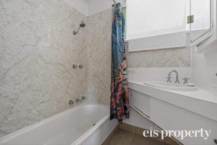33 Tecoma Rd, Risdon Vale TAS 7016, Australia
