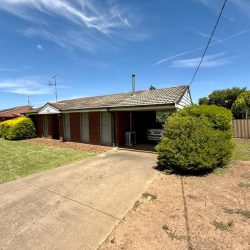 93 Thornhill St, Young NSW 2594, Australia
