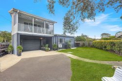261 Tuggerawong Rd, Tuggerawong NSW 2259, Australia