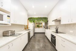 261 Tuggerawong Rd, Tuggerawong NSW 2259, Australia