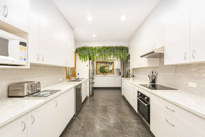 261 Tuggerawong Rd, Tuggerawong NSW 2259, Australia