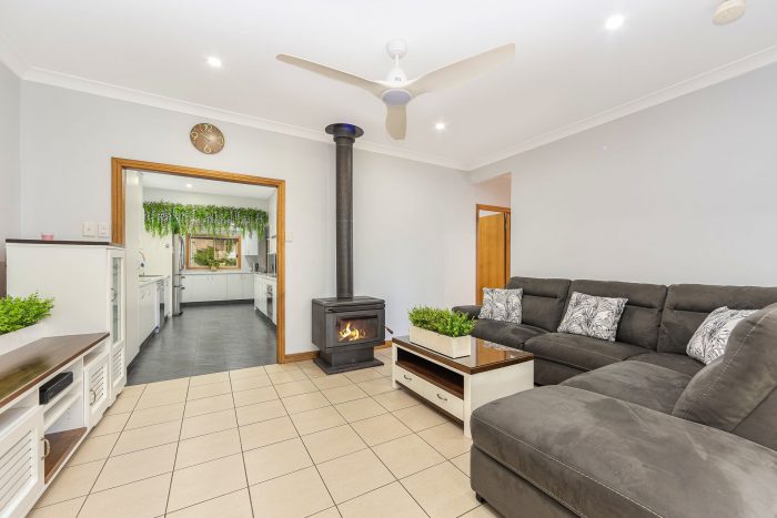 261 Tuggerawong Rd, Tuggerawong NSW 2259, Australia