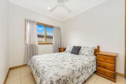 261 Tuggerawong Rd, Tuggerawong NSW 2259, Australia