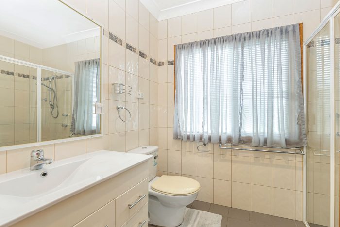 261 Tuggerawong Rd, Tuggerawong NSW 2259, Australia