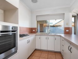 Unit 2/26 Tupper St, Boulder WA 6432, Australia