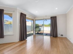 Unit 2/26 Tupper St, Boulder WA 6432, Australia