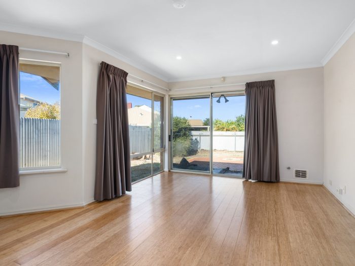 Unit 2/26 Tupper St, Boulder WA 6432, Australia
