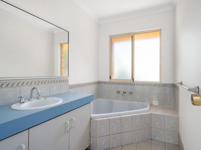 Unit 2/26 Tupper St, Boulder WA 6432, Australia