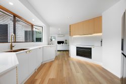 15 Umpara Cres, Mudgeeraba QLD 4213, Australia