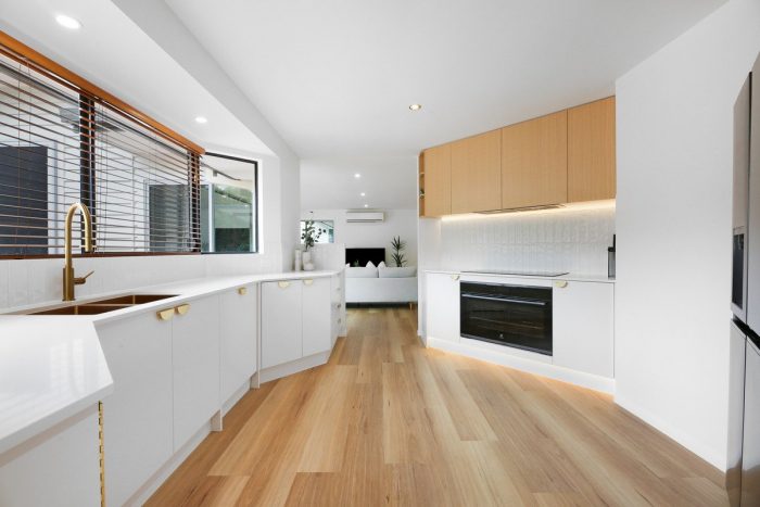 15 Umpara Cres, Mudgeeraba QLD 4213, Australia