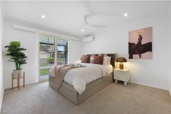 15 Umpara Cres, Mudgeeraba QLD 4213, Australia