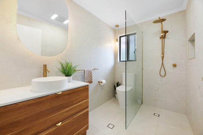 15 Umpara Cres, Mudgeeraba QLD 4213, Australia