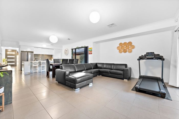 106 Verdant Cres, Seville Grove WA 6112, Australia