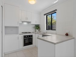 Unit 1/7 Wheatsheaf Rd, Morphett Vale SA 5162, Australia