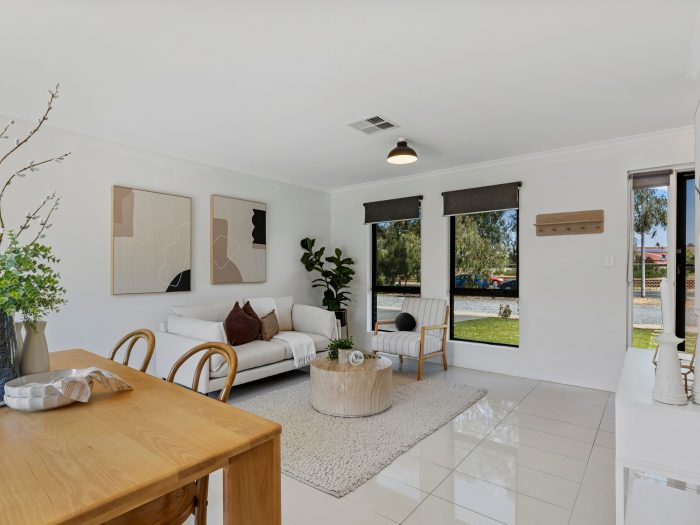 Unit 1/7 Wheatsheaf Rd, Morphett Vale SA 5162, Australia